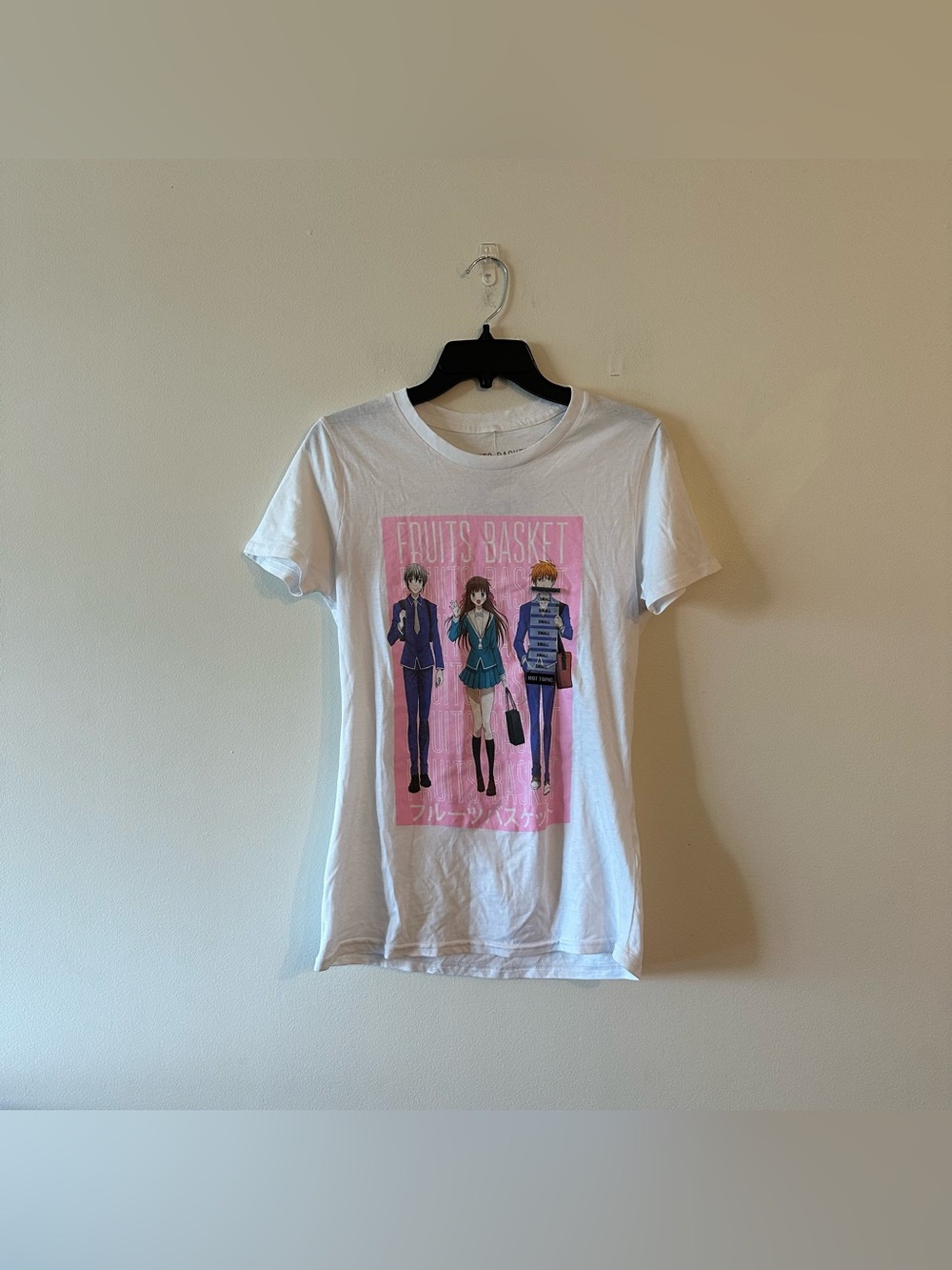 NEW Fruits Basket Anime Hot Topic Y2K Graphic Tee Tohru Yuki Kyo S Slim Fit

New